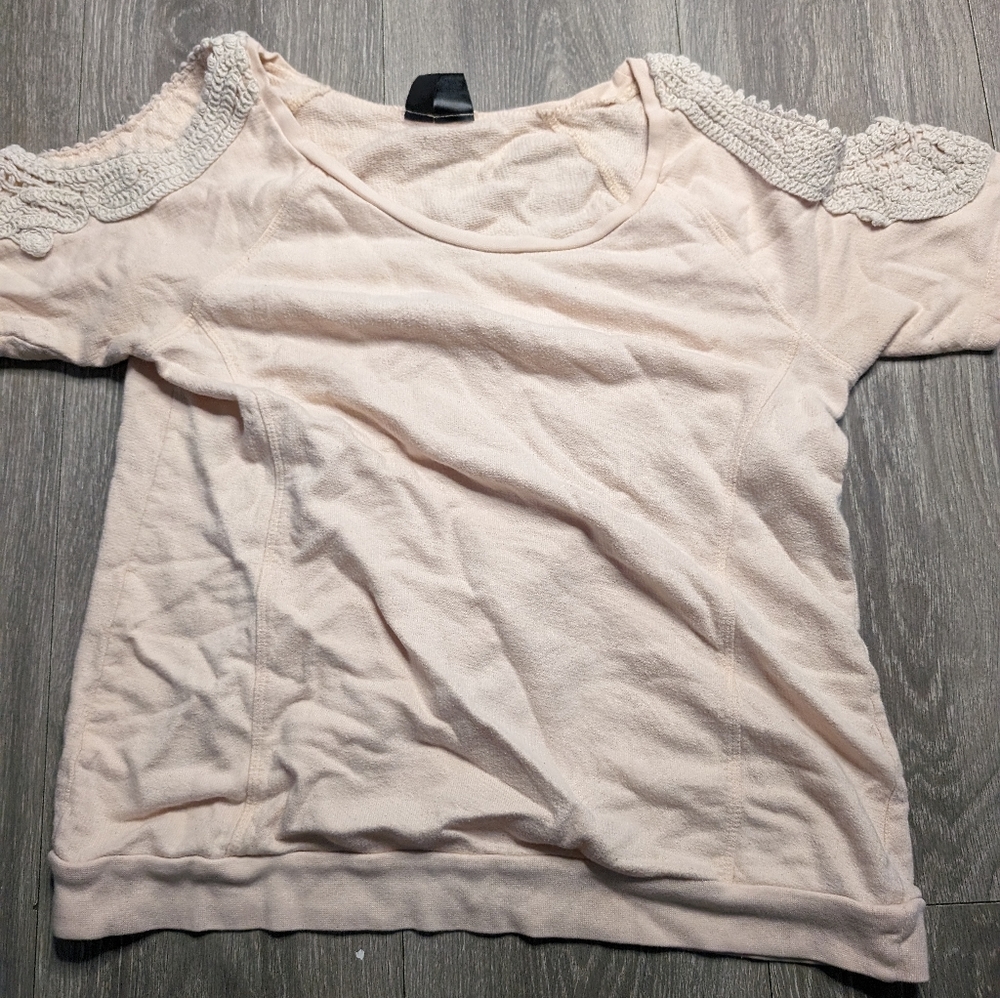 T-shirt sweater JL light pink cold shoulder S